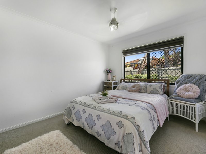 Photo - 16 Lanai Drive, Burleigh Waters QLD 4220 - Image 16