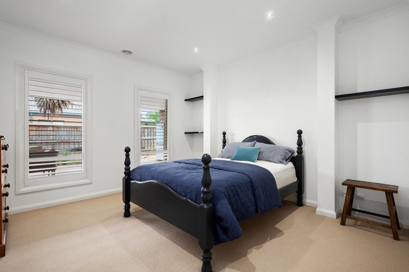 Photo - 16 Landy Circuit, Pakenham VIC 3810 - Image 3