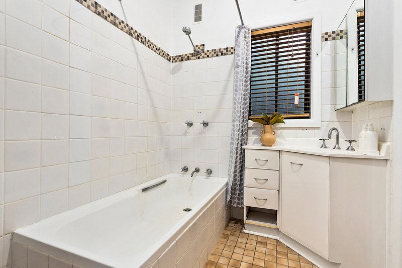 Photo - 16 Lang Street, Woonona NSW 2517 - Image 8