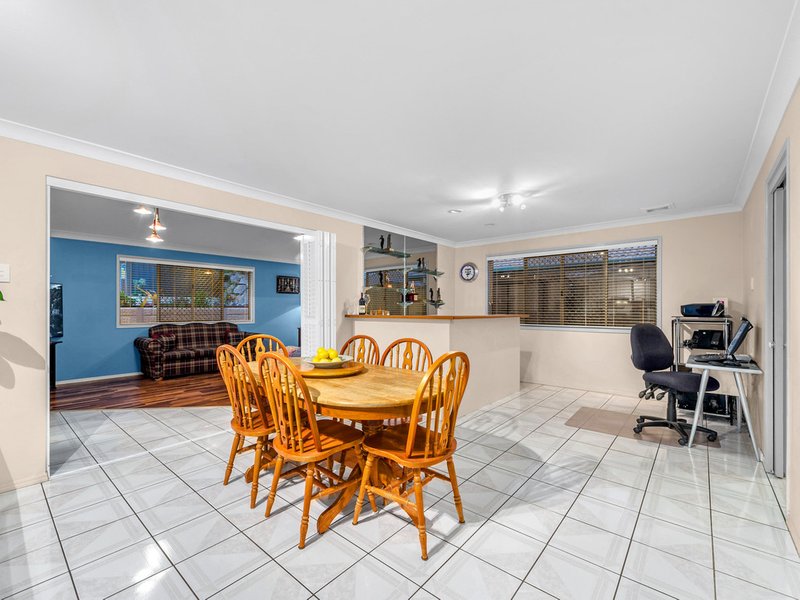 Photo - 16 Langley Place, Albany Creek QLD 4035 - Image 6