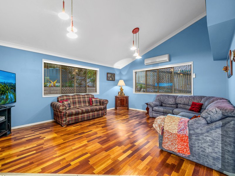 Photo - 16 Langley Place, Albany Creek QLD 4035 - Image 8