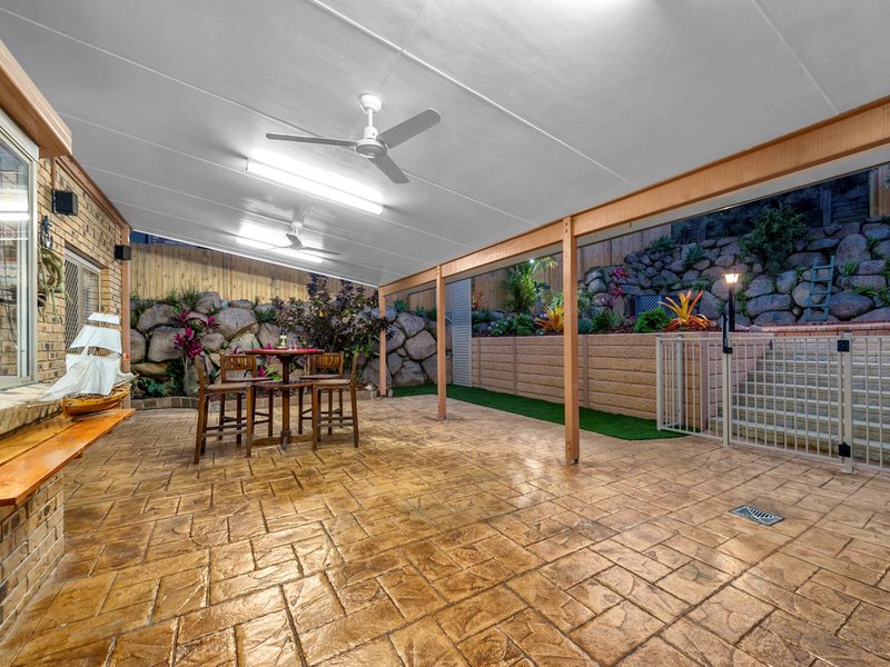 Photo - 16 Langley Place, Albany Creek QLD 4035 - Image 13