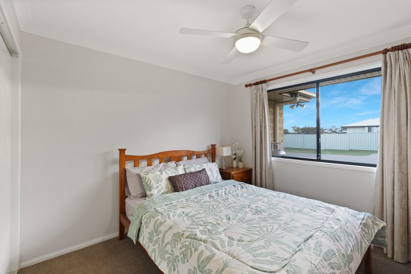 Photo - 16 Langton Crescent, Oakey QLD 4401 - Image 10