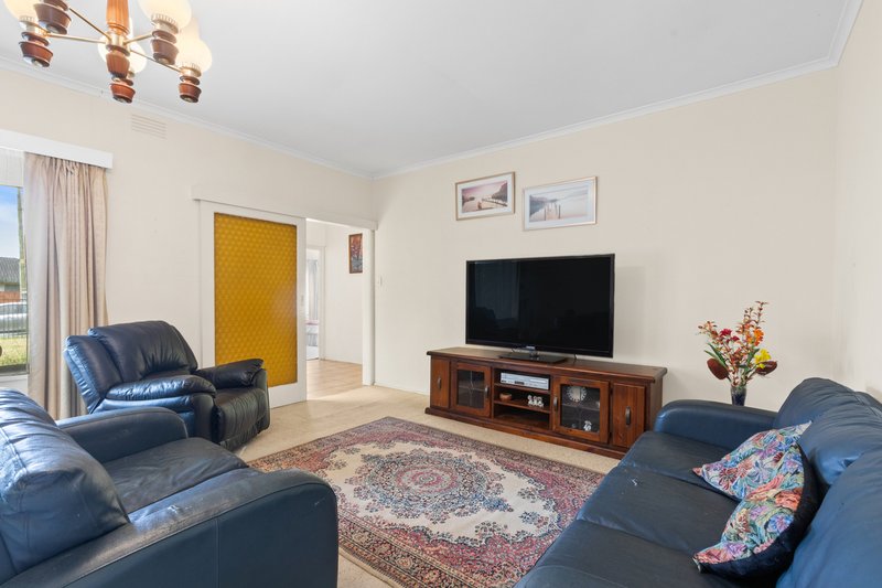 Photo - 16 Larnook Crescent, Aspendale VIC 3195 - Image 8