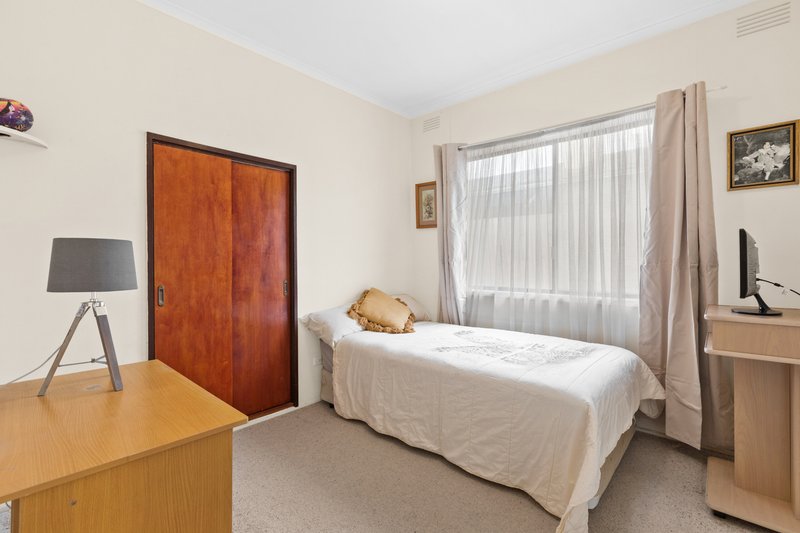 Photo - 16 Larnook Crescent, Aspendale VIC 3195 - Image 12