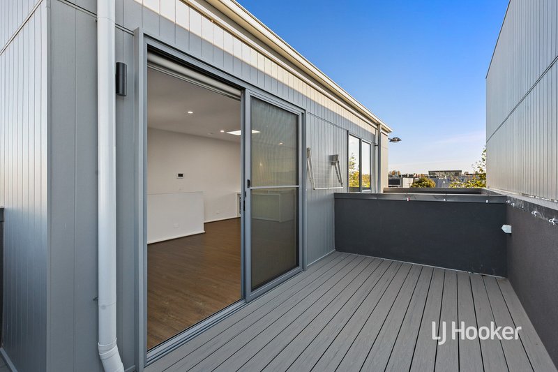 Photo - 16 Lawler Street, Point Cook VIC 3030 - Image 14