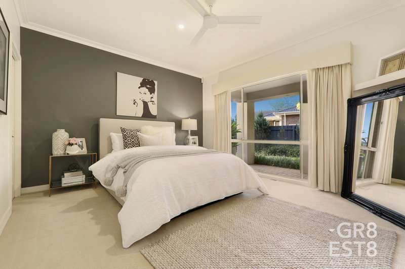 Photo - 16 Lawless Drive, Cranbourne North VIC 3977 - Image 9