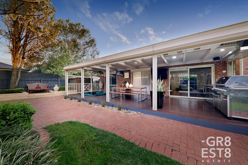 Photo - 16 Lawless Drive, Cranbourne North VIC 3977 - Image 14