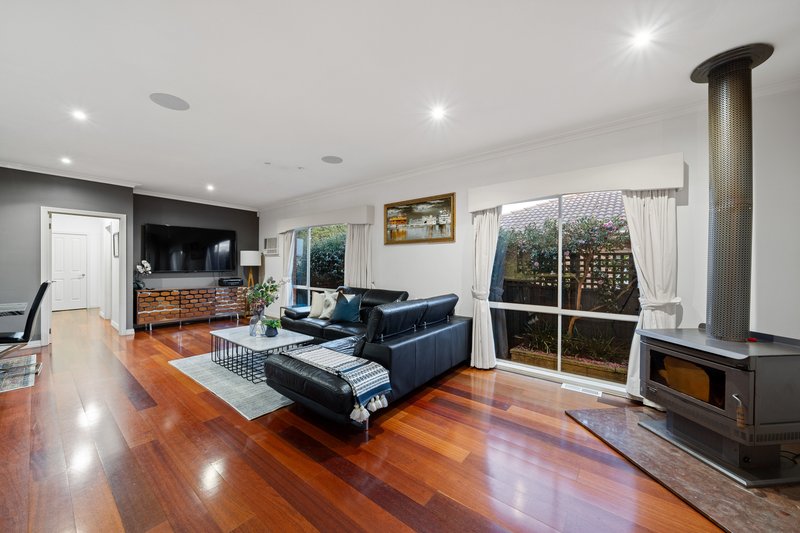 Photo - 16 Lawless Drive, Cranbourne North VIC 3977 - Image 10