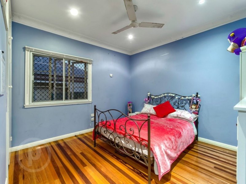 Photo - 16 Lawrie Street, Tarragindi QLD 4121 - Image 11