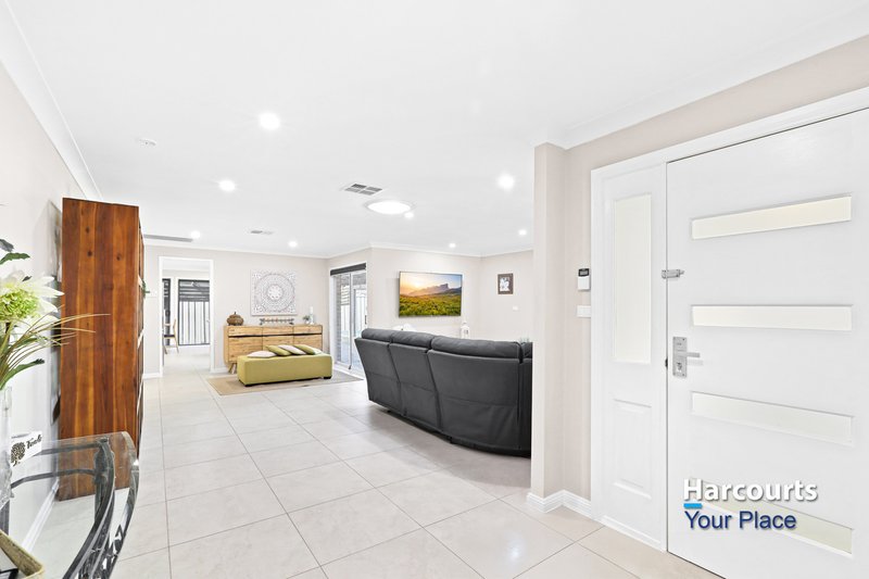 Photo - 16 Lawton Place, Oakhurst NSW 2761 - Image 6