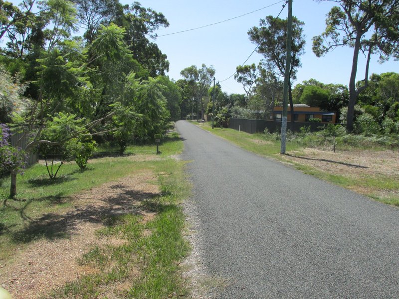 Photo - 16 Leanne Street, Macleay Island QLD 4184 - Image 4