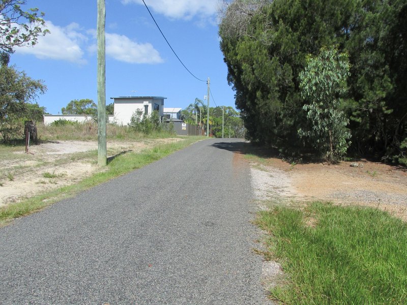 Photo - 16 Leanne Street, Macleay Island QLD 4184 - Image 5