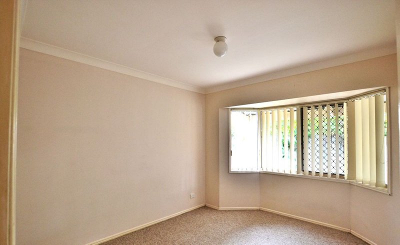 Photo - 16 Leichhardt Street, Woodford QLD 4514 - Image 5