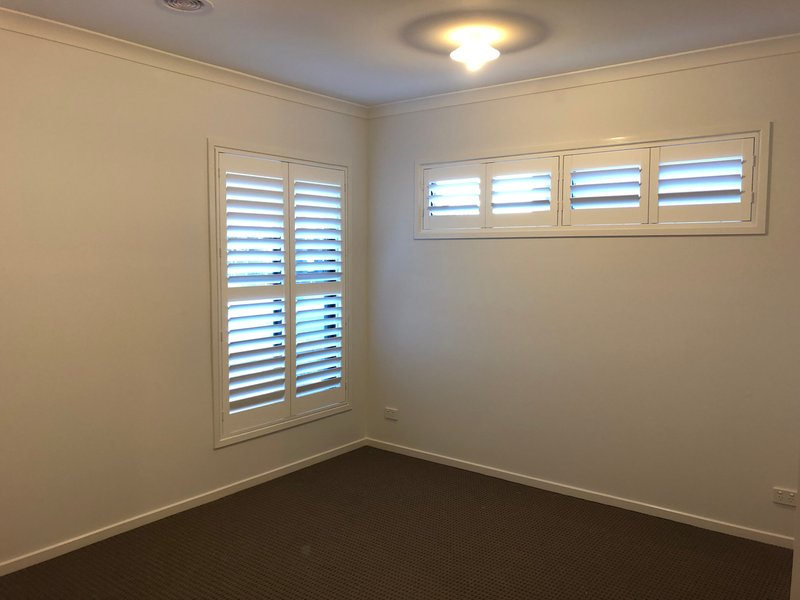 Photo - 16 Leroy Crescent, Point Cook VIC 3030 - Image 4