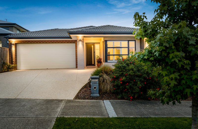 16 Levens Way, Officer VIC 3809