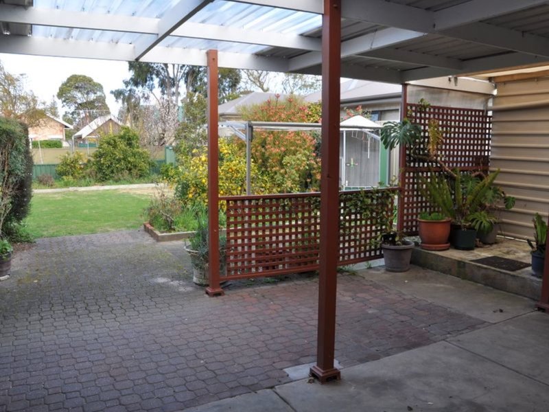 Photo - 16 Leworthy Street, Victor Harbor SA 5211 - Image 3