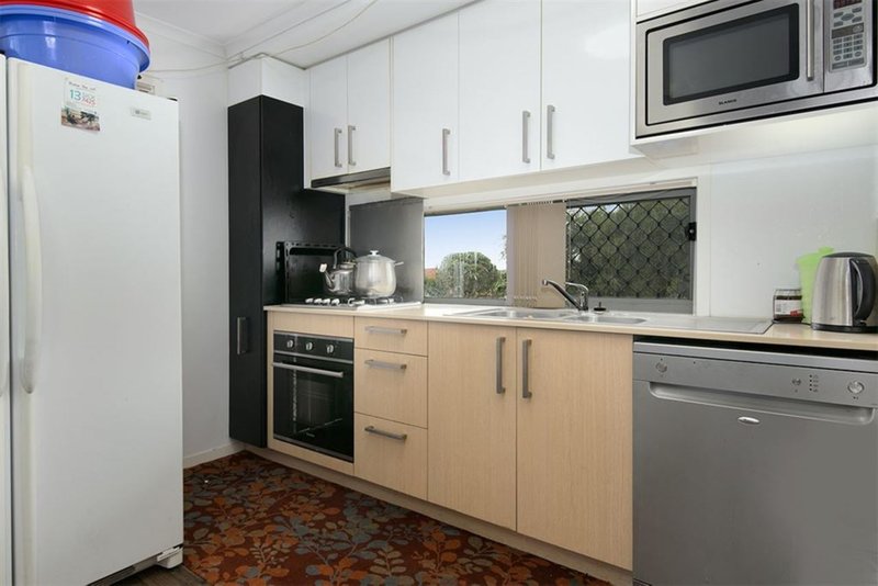 Photo - 1/6 Lillian Street, Redbank Plains QLD 4301 - Image 2