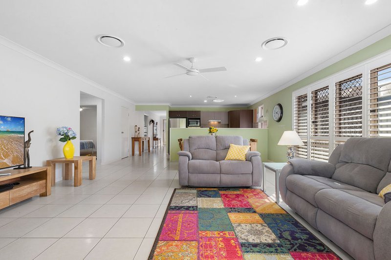 Photo - 16 Lilly Crescent, Kallangur QLD 4503 - Image 5