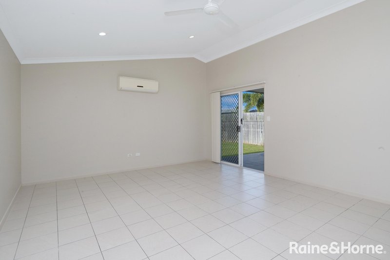 Photo - 16 Limerick Way, Mount Low QLD 4818 - Image 4