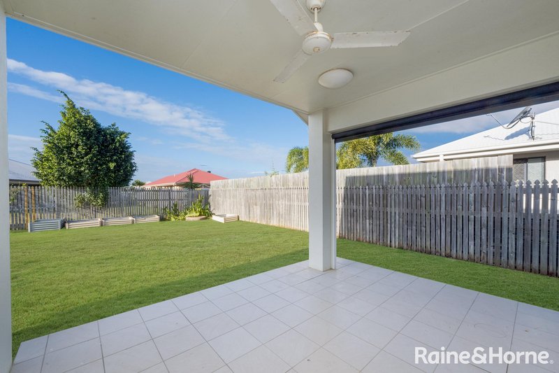 Photo - 16 Limerick Way, Mount Low QLD 4818 - Image 8