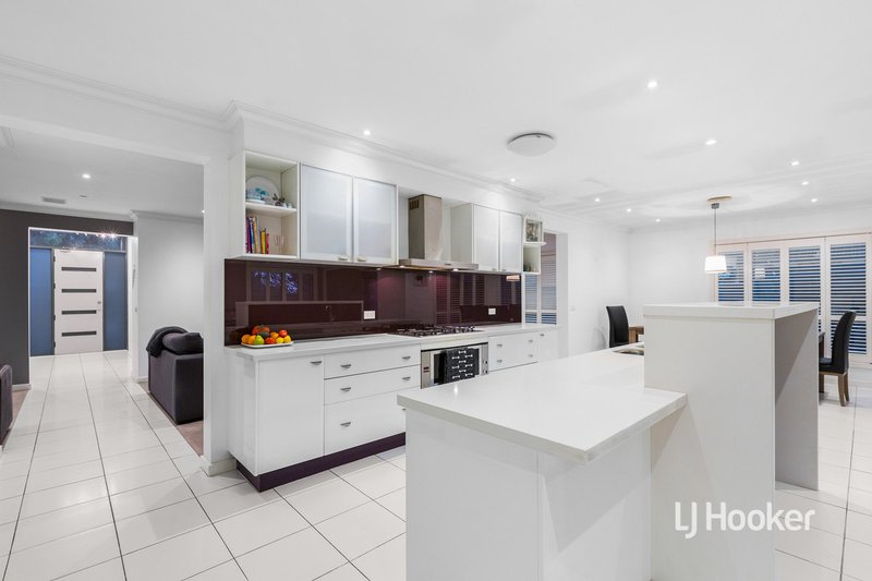 Photo - 16 Lincolnheath Boulevard, Point Cook VIC 3030 - Image 3