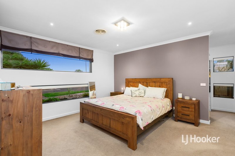 Photo - 16 Lincolnheath Boulevard, Point Cook VIC 3030 - Image 4