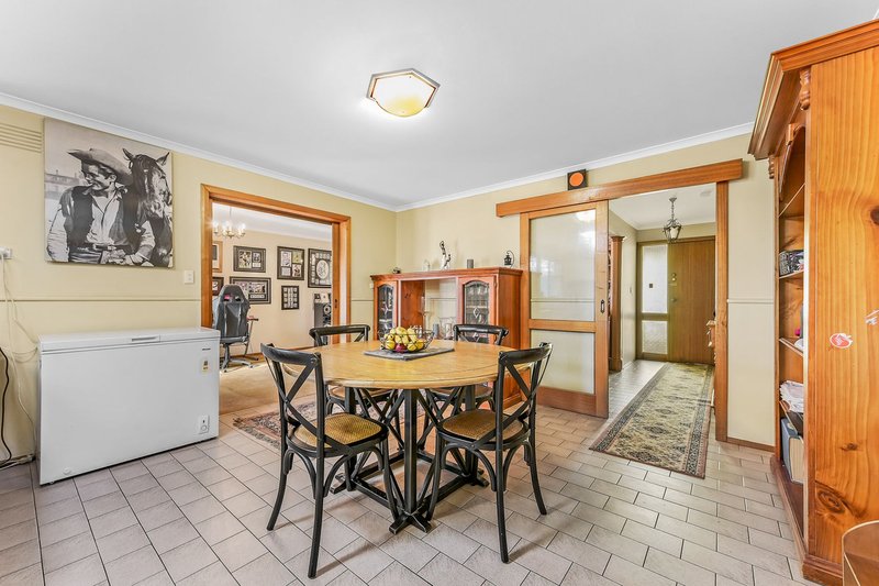 Photo - 16 Livonia Place, Dandenong North VIC 3175 - Image 2