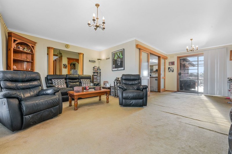 Photo - 16 Livonia Place, Dandenong North VIC 3175 - Image 6