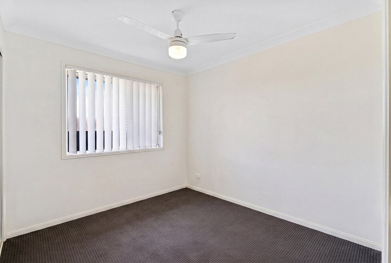 Photo - 16 Lockyer Place, Crestmead QLD 4132 - Image 7