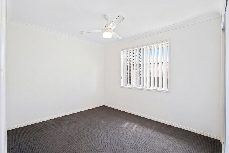 Photo - 16 Lockyer Place, Crestmead QLD 4132 - Image 9
