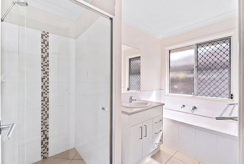 Photo - 16 Lockyer Place, Crestmead QLD 4132 - Image 13