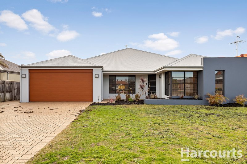 Photo - 16 Lomatia Ramble , Halls Head WA 6210 - Image 2