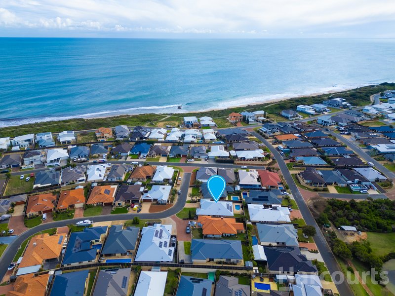Photo - 16 Lomatia Ramble , Halls Head WA 6210 - Image 18