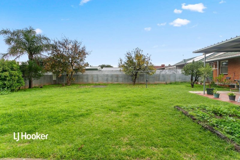 Photo - 16 Longleat Road, Elizabeth Vale SA 5112 - Image 20