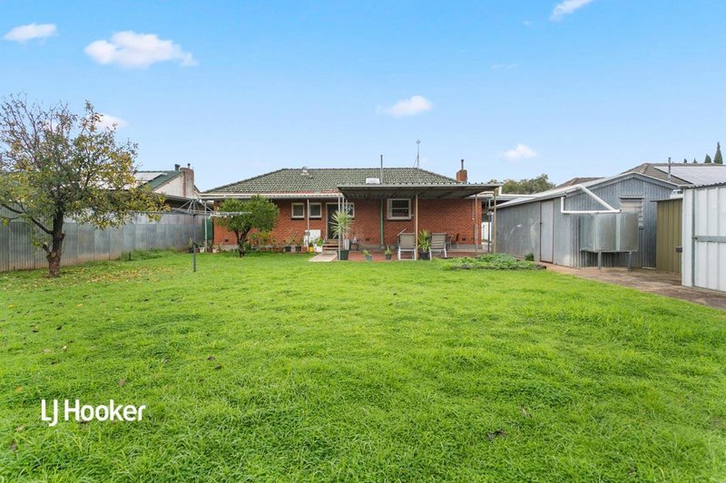 Photo - 16 Longleat Road, Elizabeth Vale SA 5112 - Image 21