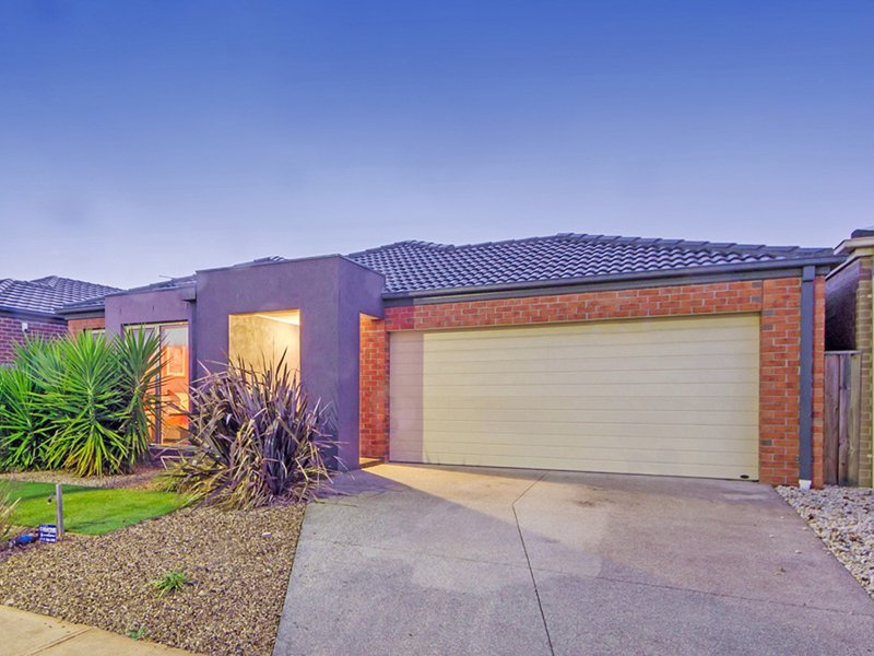 16 Loon Drive, Williams Landing VIC 3027