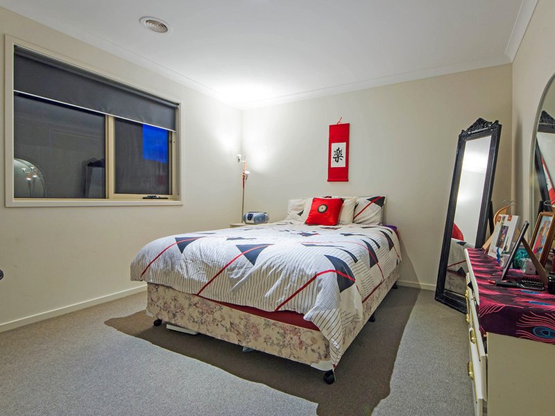 Photo - 16 Loon Drive, Williams Landing VIC 3027 - Image 5