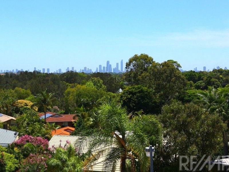 Photo - 16 Lorne Crt , Merrimac QLD 4226 - Image 3