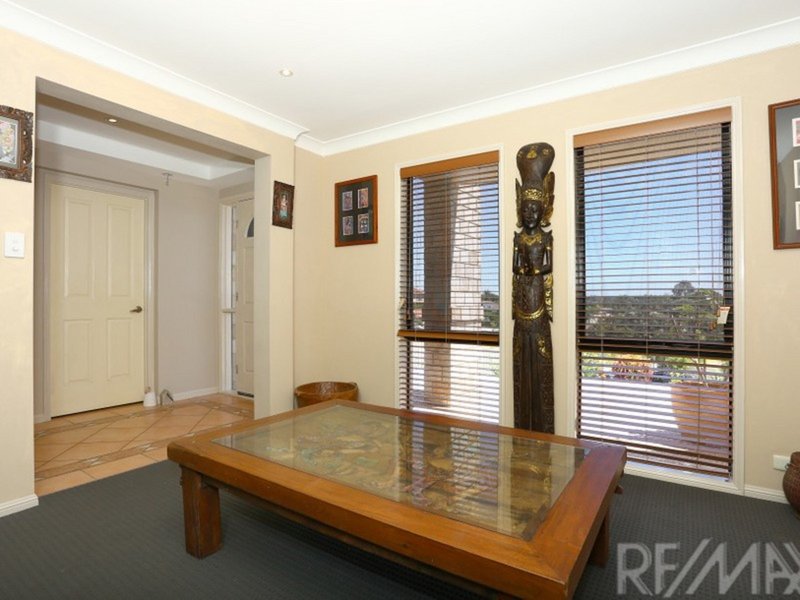 Photo - 16 Lorne Crt , Merrimac QLD 4226 - Image 5