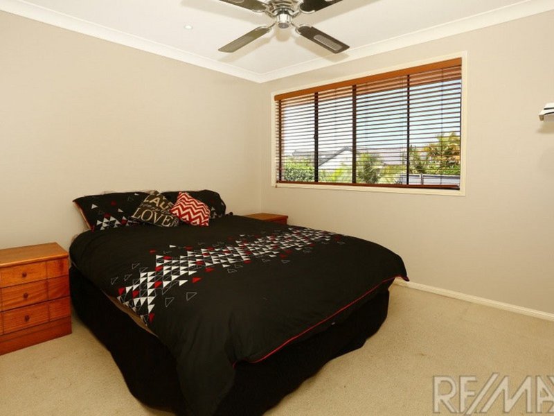 Photo - 16 Lorne Crt , Merrimac QLD 4226 - Image 17