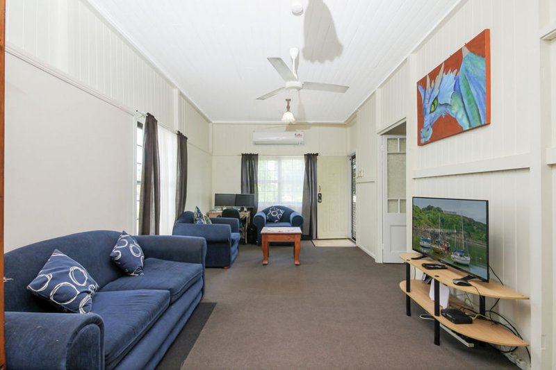 Photo - 16 Louis Street, Redcliffe QLD 4020 - Image 2