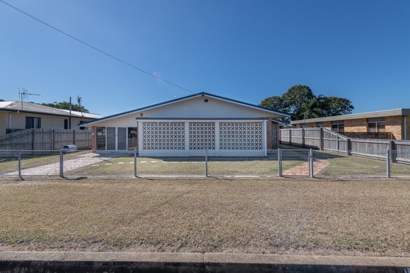 Photo - 16 Lovejoy Street, Avenell Heights QLD 4670 - Image 2