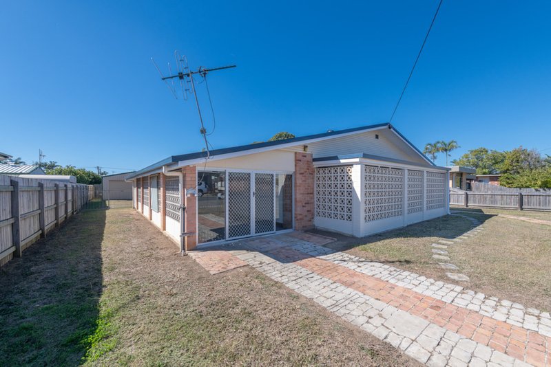 Photo - 16 Lovejoy Street, Avenell Heights QLD 4670 - Image 4