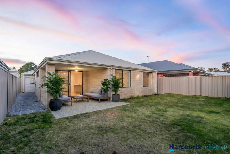 Photo - 16 Lovett Drive, Forrestfield WA 6058 - Image 4