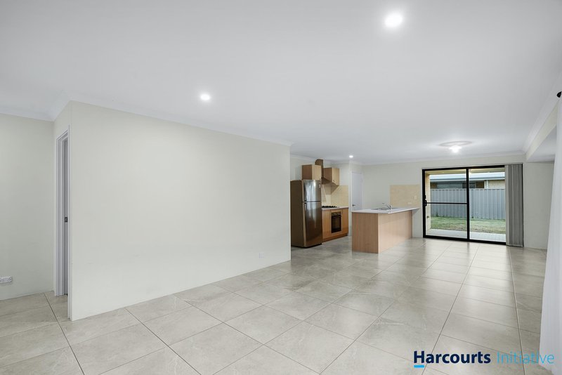 Photo - 16 Lovett Drive, Forrestfield WA 6058 - Image 7