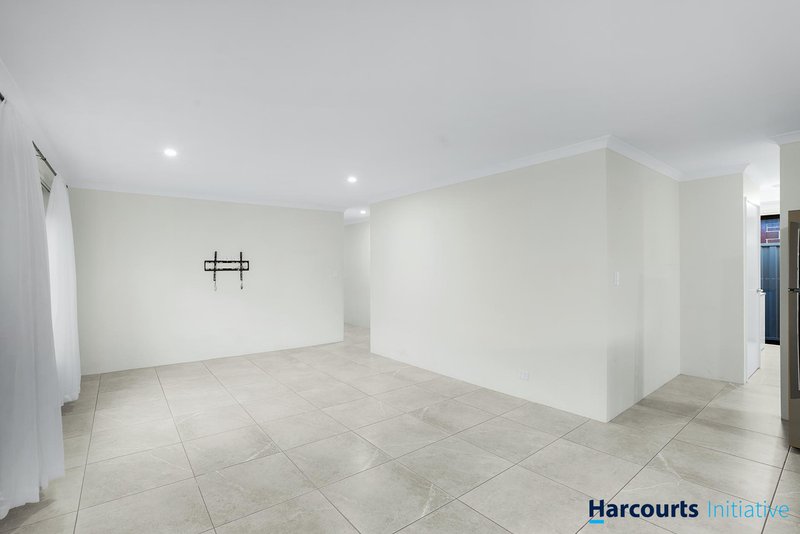 Photo - 16 Lovett Drive, Forrestfield WA 6058 - Image 8