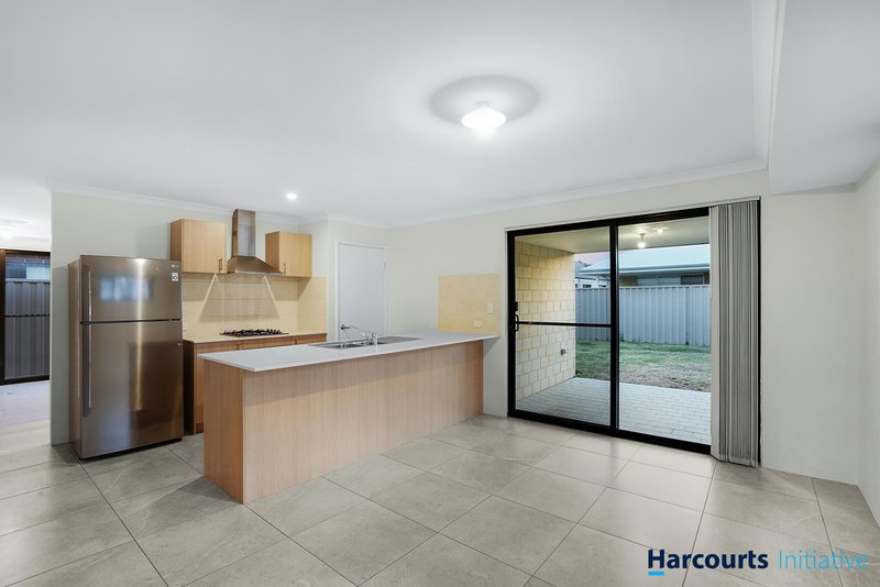 Photo - 16 Lovett Drive, Forrestfield WA 6058 - Image 10