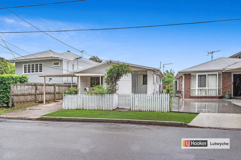 16 Lower Brighton Terrace, Sandgate QLD 4017 Real Estate Industry