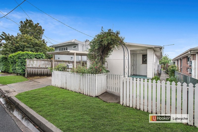 16 Lower Brighton Terrace, Sandgate QLD 4017 Real Estate Industry